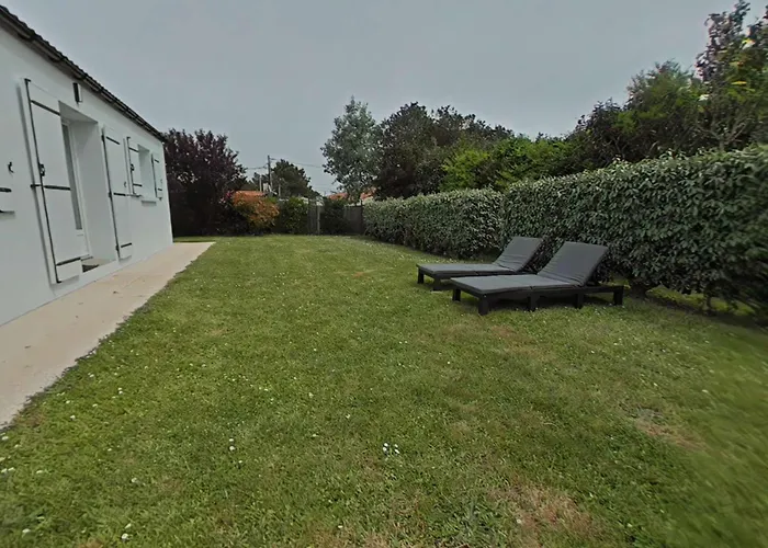 Hébergement de vacances Maison 3 Pièces, Jardin Clos, Près Plage, Wi-fi, Animaux Bienvenus - Fr-1-224a-84